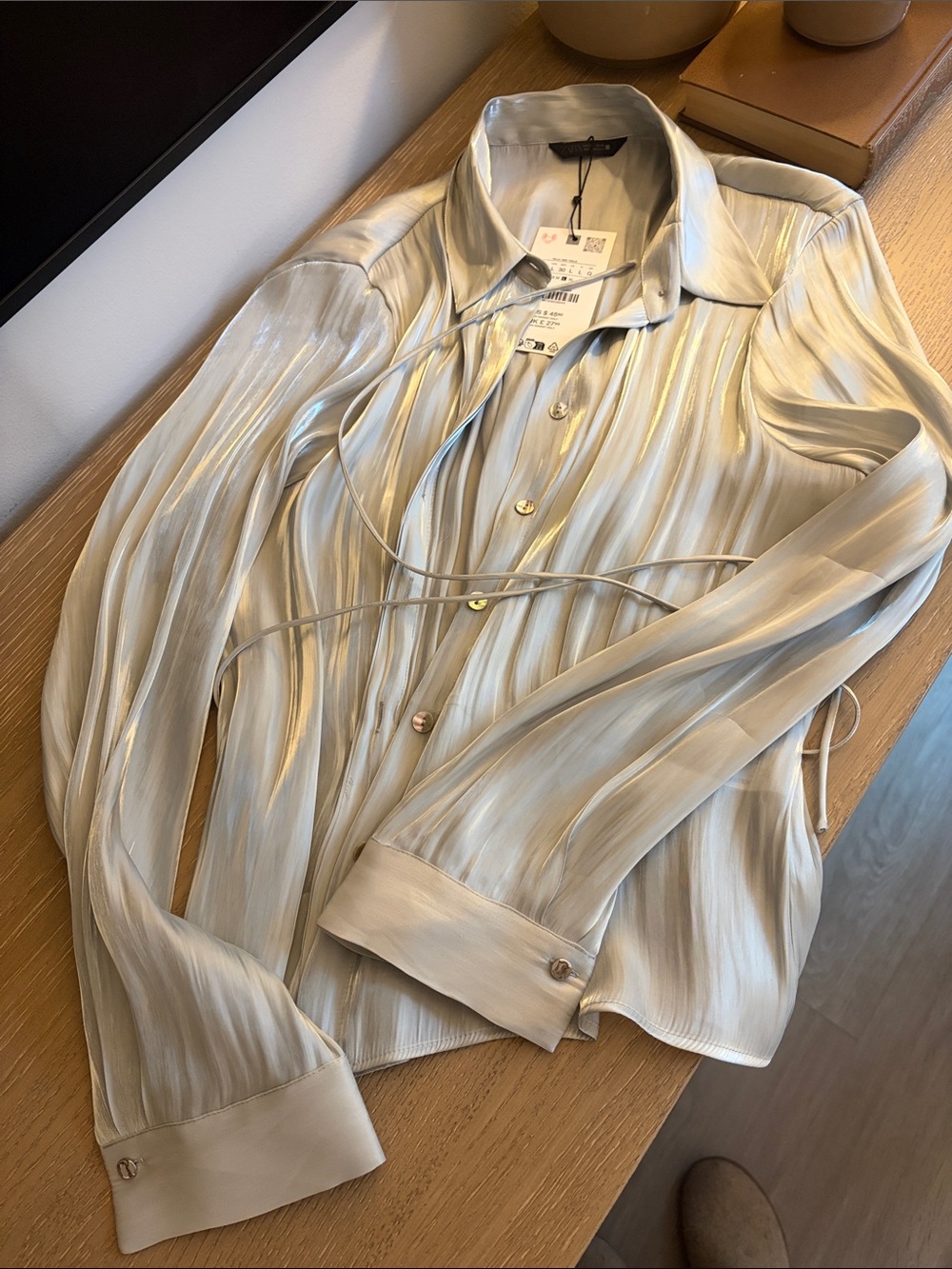 Zara Silk-Blend light green blouse with buttons and tie Up